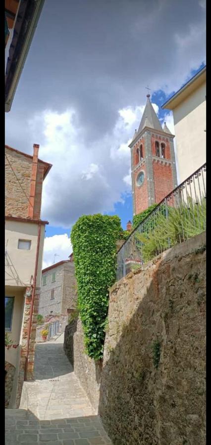 Casa Vacanze Vicolo Della Luna Ambra Exterior foto